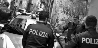 Picchia una ragazza e poi scappa, rintracciato aggredisce anche un poliziotto: arrestato 22enne marocchino