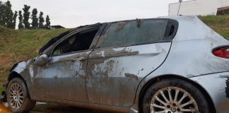 Ripescata l’auto inabissata nel Po. Abitacolo vuoto, già individuato il proprietario