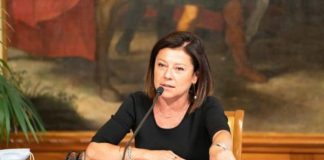 Trasporto, ministro De Micheli: “Non previsto riempimento treni al 100%”