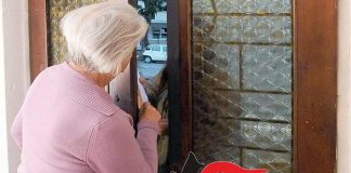 Si spacciavano per carabinieri per derubare gli anziani. Diversi i colpi messi a segno in provincia