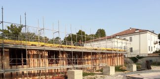 Lavori a ritmo serrato nel cantiere della parrocchiale di Pegognaga Lavori a ritmo serrata nel cantiere della parrocchiale di Pegognaga