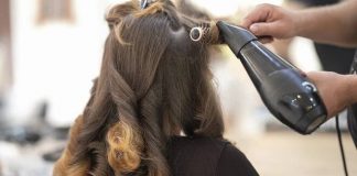 In negozio senza mascherina: il parrucchiere rischia una chiusura di 30 giorni