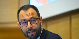 Patuanelli “Il Governo non deve vivacchiare”
