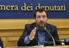 Salvini aggredito in Toscana, una giovane gli strappa rosario e camicia