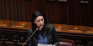 Scuola, Azzolina “Ci saranno difficoltà ma non dobbiamo avere paura”