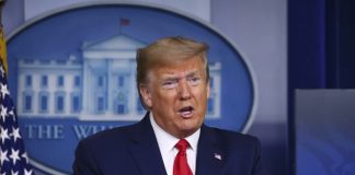 Trump: “Probabile un vaccino contro il Covid a ottobre”