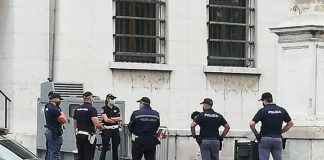 Straniero ubriaco davanti alle Poste di Mantova, De Marchi (Fd’I): “Tolleranza zero per chi non rispetta le regole”