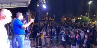 Salvini al popolo di Piazza Virgiliana: “date la città a un uomo del fare, scegliamo la concretezza” Salvini al popolo di Piazza Virgiliana: "date la città a un uomo del fare, scegliamo la concretezza"