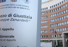 La Corte d’Appello ribalta il verdetto: riconosciuta la violenza di gruppo sulla minorenne Uccise il figlio della compagna: la Corte d'Appello riduce la pena