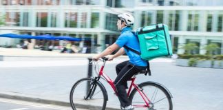 Riders, CGIL: “Il contratto sottoscritto da Assodelivery e Ugl invece di migliorare le condizioni dei riders italiani, le peggiora”