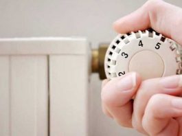 Mantova, nuova ordinanza del Comune: accensione del riscaldamento rinviata al 22 ottobre Caro energia: in Comune a Mantova termosifoni accesi dopo il 1° novembre. Uffici della Diocesi chiusi un'ora prima