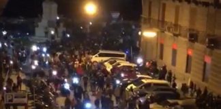 Coronavirus, protesta a Napoli con scontri contro il coprifuoco