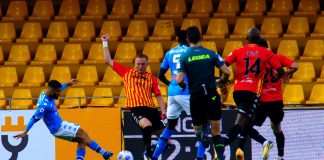I fratelli Insigne in gol, il Napoli vince 2-1 a Benevento