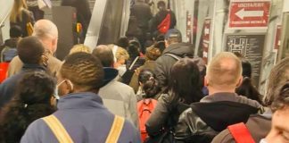 Salvini “Folla in metro a Roma e governo chiude luoghi sicuri”