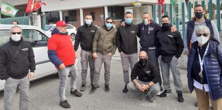 Il Partito Comunista davanti all’Argenta con i dipendenti in sciopero