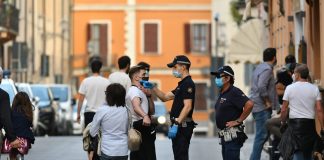 Nuove misure anti Covid: locali chiusi alle 24, stop a feste private e sport amatoriali, quarantena di 10 giorni