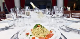 Covid, Fipe Confcommercio: “I clienti possono restare nei ristoranti e nei bar fino alle 23”