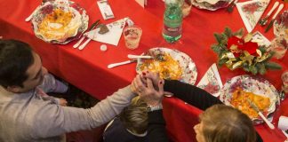 Coronavirus, Natale senza cenoni costa 5 miliardi a tavola