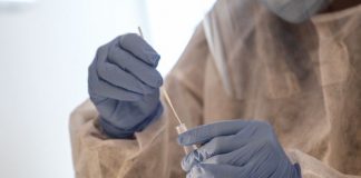 Coronavirus, 26.323 nuovi casi ma ricoveri e decessi in calo