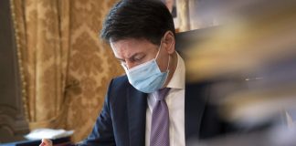 Le ipotesi del nuovo dpcm in vista del Natale: riaperture prudenti di bar, ristoranti e negozi, spostamenti limitati Le ipotesi del nuovo dpcm in vista del Natale: riaperture prudenti di bar, ristoranti e negozi, spostamenti limitati