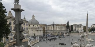 Proietti, ultimo saluto a Roma tra applausi e commozione