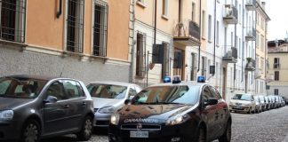Traslocatori irregolari in via Arrivabene, sanzione e attività sospesa