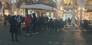 Covid, nuove strette dal 7 gennaio: ipotesi zona rossa nazionale nel week end e “gialla” rafforzata Covid, nuove strette dal 7 gennaio: ipotesi zona rossa nazionale nel week end e "gialla" rafforzata