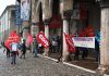 Flash mob in piazza Sordello dei dipendenti Pa: “Chiediamo sicurezza sul contratto di lavoro”