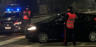 Positivi al Covid ma erano in banca e al supermercato: rischiano l’arresto