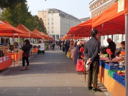 Manifestazione il 25 aprile, il mercato contadino chiude in anticipo alle 12