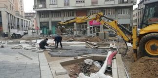 Proseguono i lavori in piazza 80° Fanteria. In questi giorni si sta posando la pavimentazione