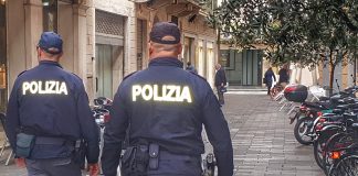 Rubano generatore al Bricocenter, individuate grazie alle telecamere: denunciate due donne