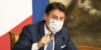 Prende forma il nuovo dpcm: stretta su spostamenti e asporto. Arriva la zona bianca. Conte: “ci sarà un’impennata di contagi”
