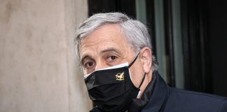 Tajani “inseguono senatori FI, ma nessun rischio fughe”