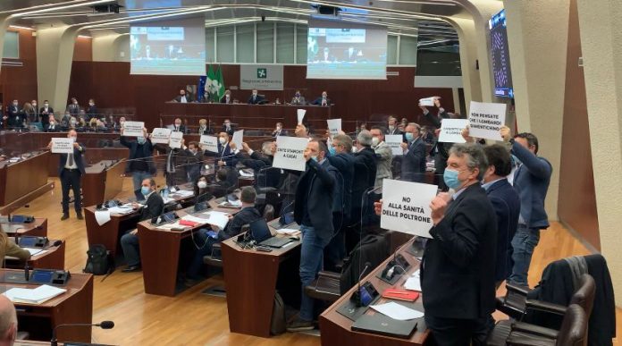 Protesta delle opposizioni in Consiglio regionale. Fiasconaro: 