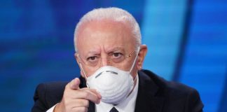 In Campania esaurite le dosi di vaccino. De Luca: “Interrotta la campagna”