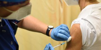 Vaccino, 2.233.982 dosi somministrate in Italia