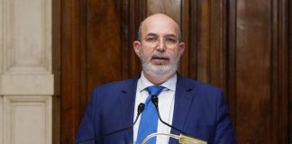Governo, Crimi “Adesso faremo parlare i nostri iscritti”