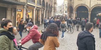 Lombardia verso la zona arancione: l’Rt ha superato l’1 Lombardia verso la zona arancione: l'Rt ha superato l'1