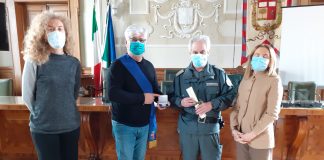 “Senso di collaborazione e del dovere durante la pandemia”, Fontana premia l’agente venatorio mantovano Andrea Caleffi
