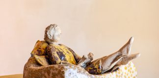 Sabato alla Galleria Sartori apre la mostra di sculture ceramiche di Paola Staccioli