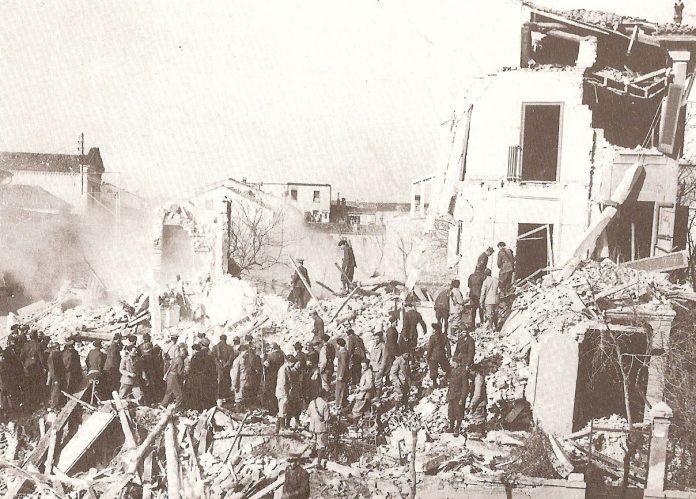 per i deceduti dei bombardamenti subiti dalla città di Mantova durante la II Guerra Mondiale