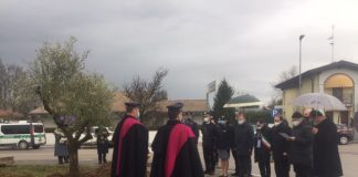 Un ulivo per ricordare Giovanni Palatucci, eroe per la pace. La cerimonia a Montanara col questore Sartori Un ulivo per ricordare Giovanni Palatucci, eroe per la pace. La cerimonia a Montanara col questore Sartori