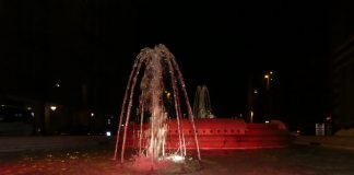Giornata Mondiale delle Encefaliti: illuminata di rosso la fontana di Pradella