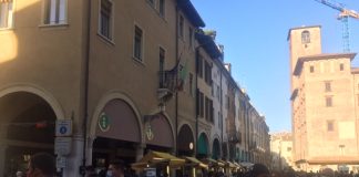 Mantova saluta la zona gialla con un gran pienone in centro e sulle sponde dei laghi Mantova ultima domenica in zona gialla