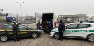 Svuotava cantine e garage abbandonando i rifiuti nel Parco del Mincio: preso il responsabile