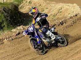 Paura in pista a Rivarolo: giovane motociclista cade e viene investito