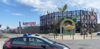 Sorpresi a rubare al supermercato 13 confezioni di tonno in scatola. Denunciati