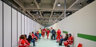 Vaccino, docente morto: Piemonte riprende somministrazioni Astrazeneca