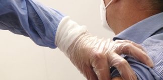 Vaccino, prime dosi Johnson&Johnson dalla seconda metà di aprile